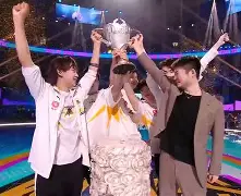 AYX-包含雪域鲸鲨队鏖战中原黑豹队，篮球小组赛火力全开，转换速度占优。全面提速抢占先机的词条