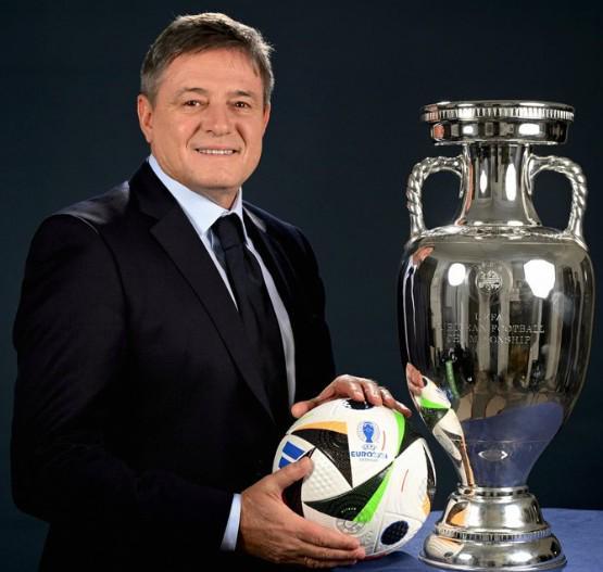 爱游戏-Karsa遭遇五连败，塞尔维亚队教练面临压力！的简单介绍