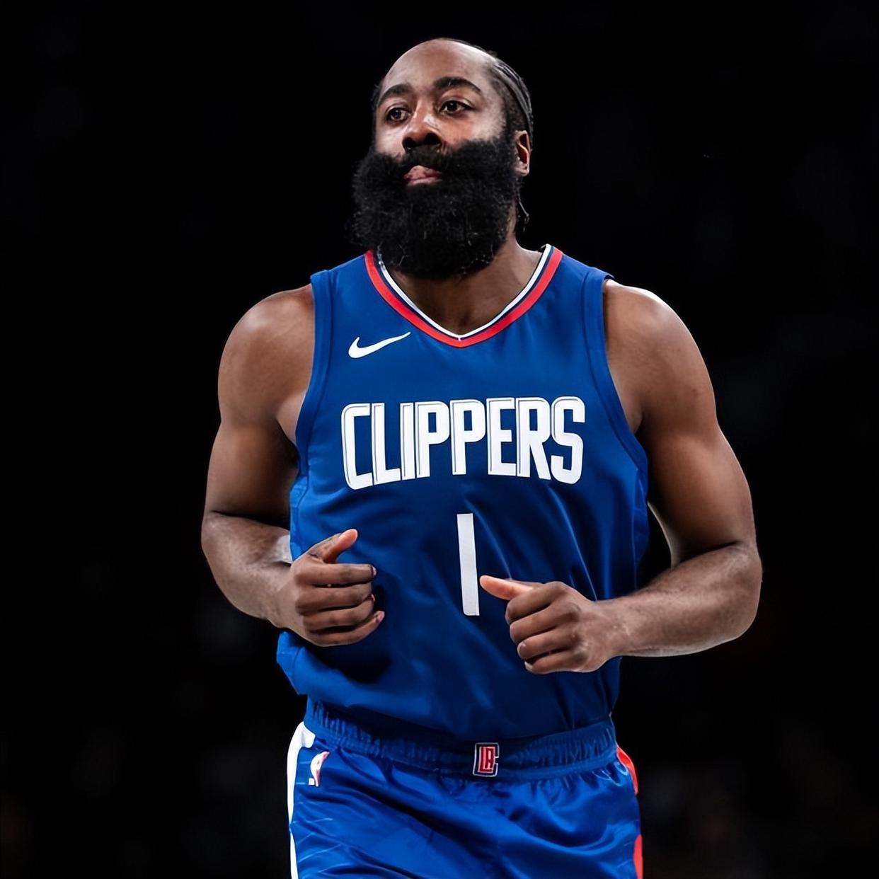 AYX-哈登在曼联比赛中战术调整，高光表现引发热议！的简单介绍